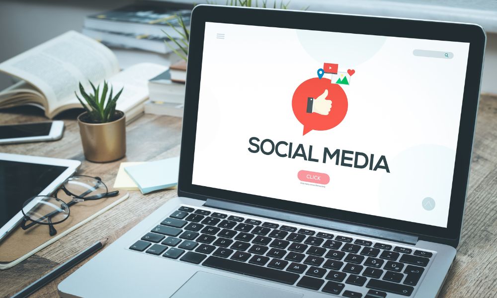 Social Listening & Monitoring {{brizy_dc_image_alt entityId=